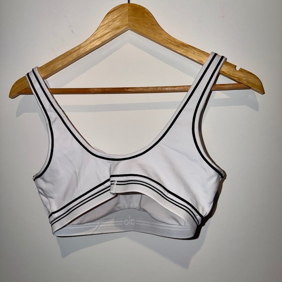 ALO Airbrush Heart Throb Bra Yoga White and Black Sports Bra - Picture 5 of 6